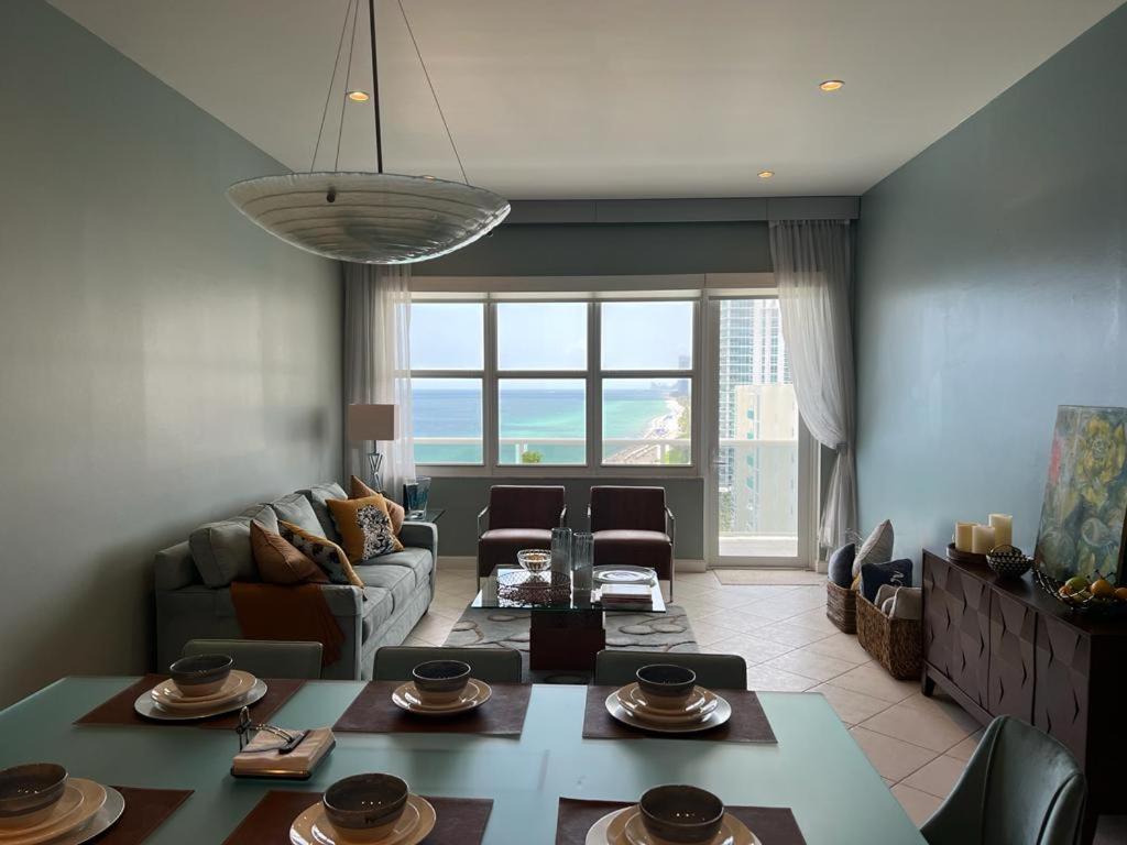 Atlantic Penthouse: Beachfront Luxury With Ocean Views Hollywood