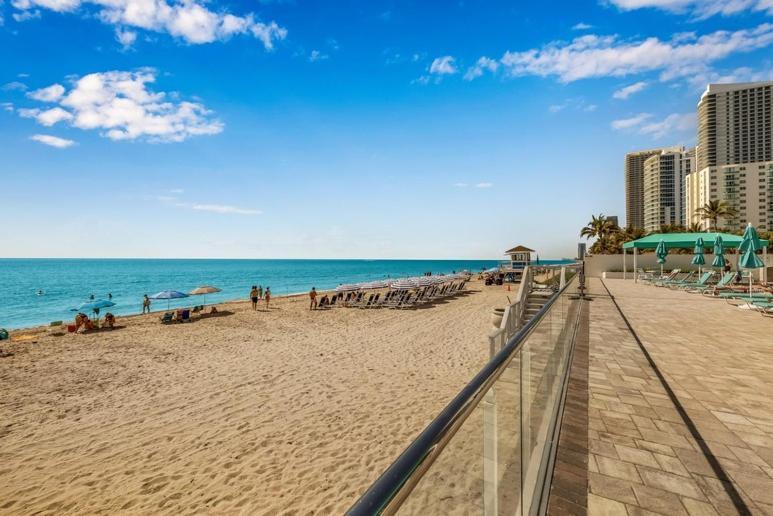 Atlantic Penthouse: Beachfront Luxury With Ocean Views